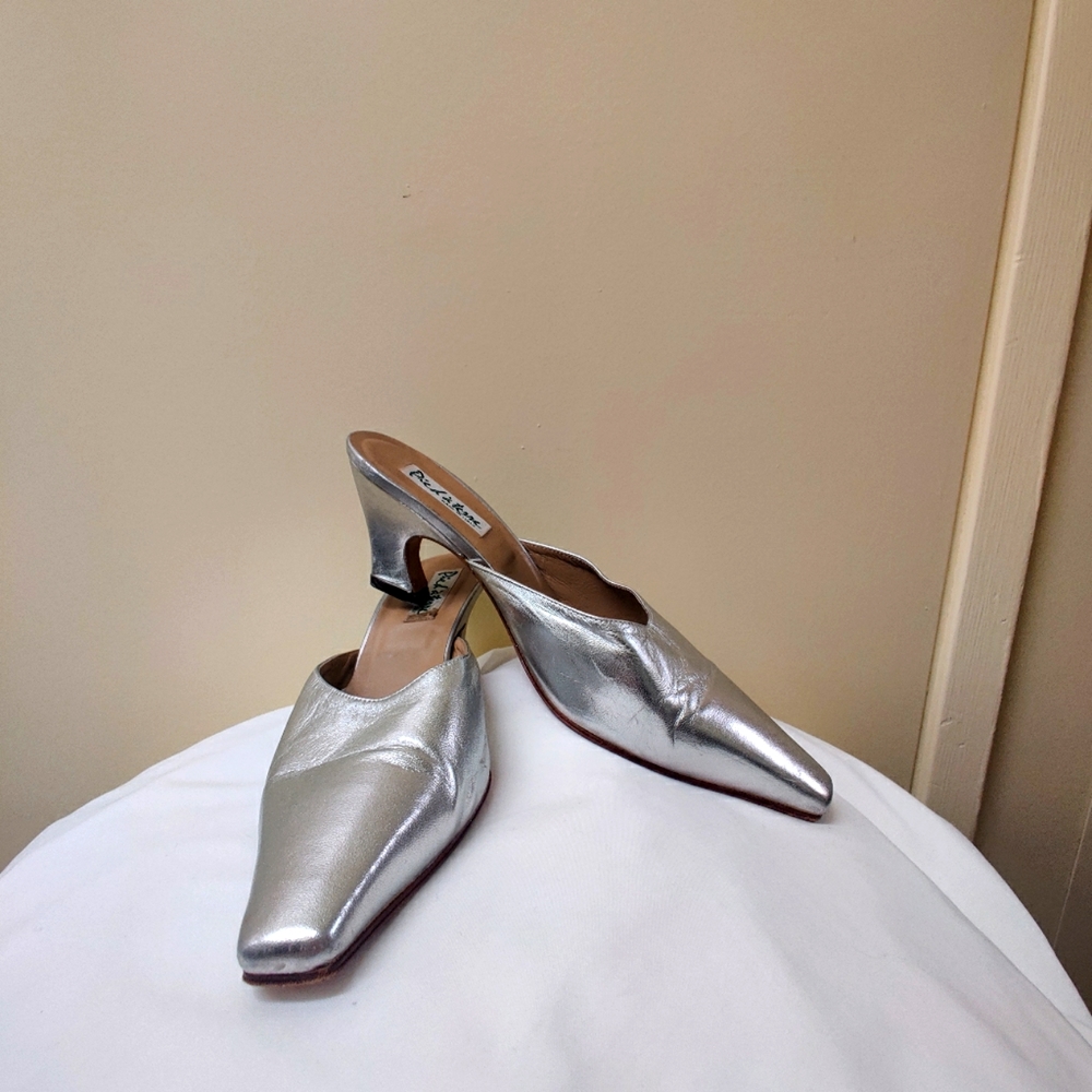 Pied à terre silver pumps